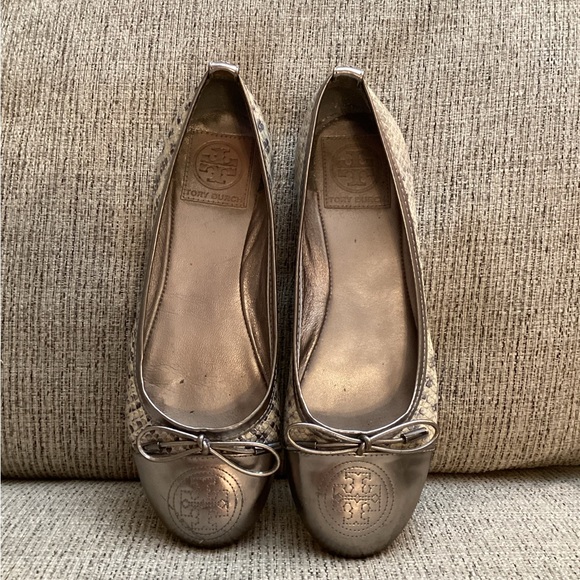 Tory Burch Verbena Silver Patent Toe Snakeskin Ballet Flats-size 6 - Picture 3 of 10